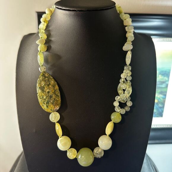 18" Prehnite and Ocean Jasper stone necklace with silver tone hardware! - Picture 5 of 12